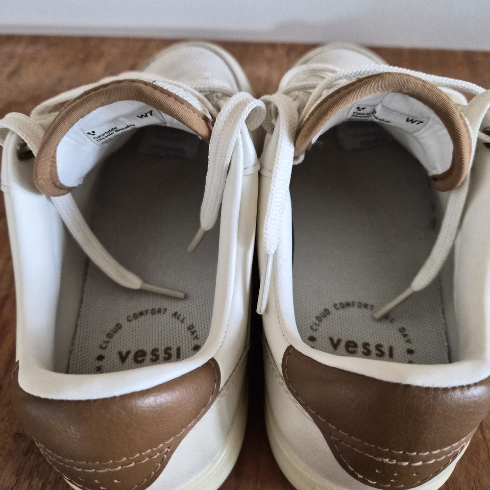 Vessi Courtside Classic Sneakers - Picture 9 of 12